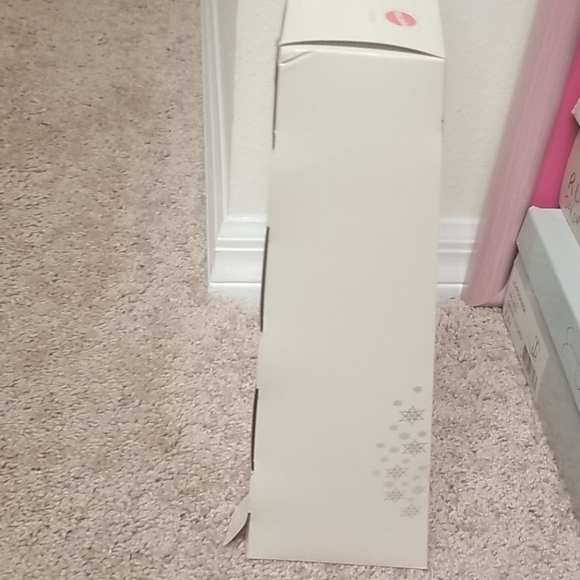 Walt Disney's Cinderella Barbie - Picture 7 of 8